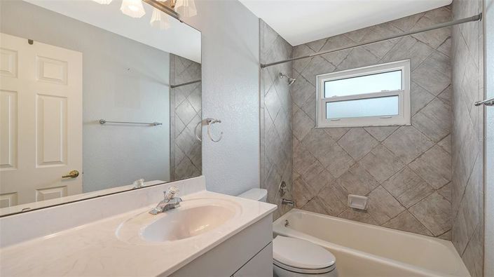 Image No.13-3 Bed Property for sale