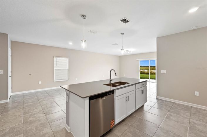 Image No.14-6 Bed Property for sale