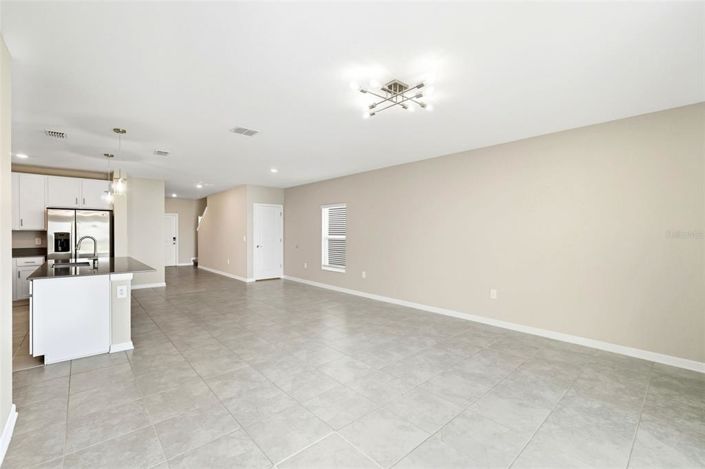 Image No.19-6 Bed Property for sale