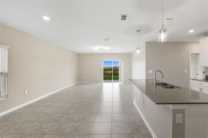 Image No.7-6 Bed Property for sale