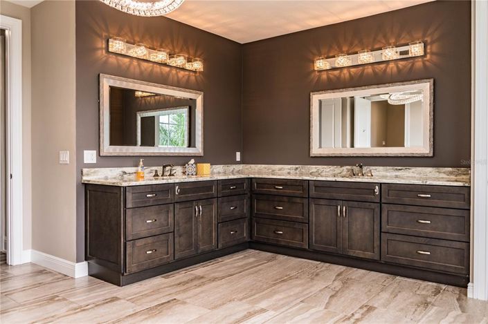 Image No.34-Propriété de 4 chambres à vendre à Floride