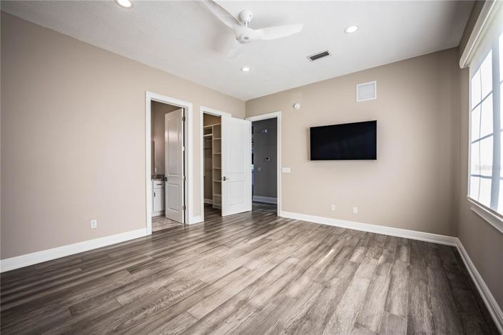 Image No.38-4 Bed Property for sale