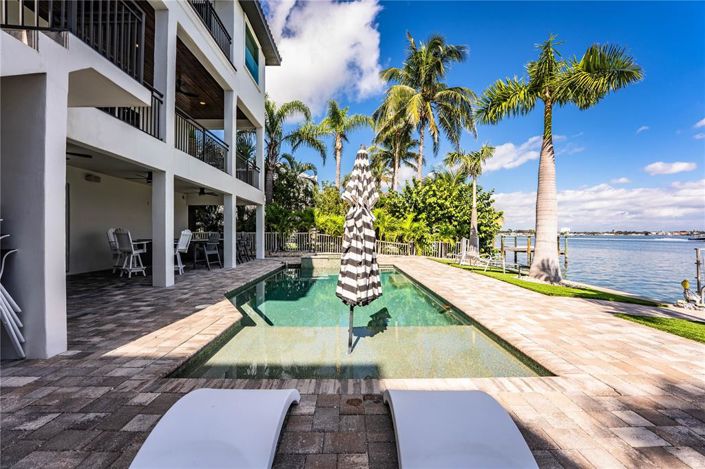 Image No.51-4 Bed Property for sale