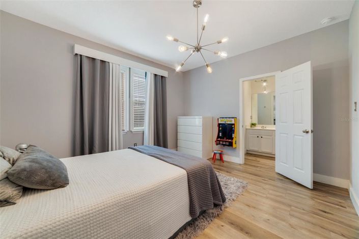 Image No.18-5 Bed Property for sale