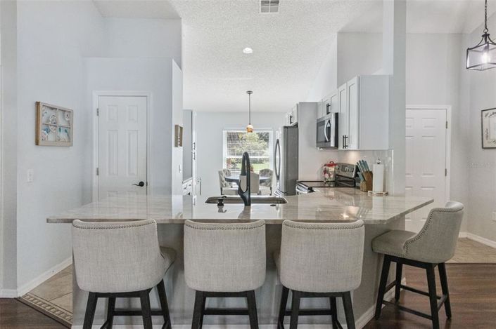 Image No.10-3 Bed Property for sale