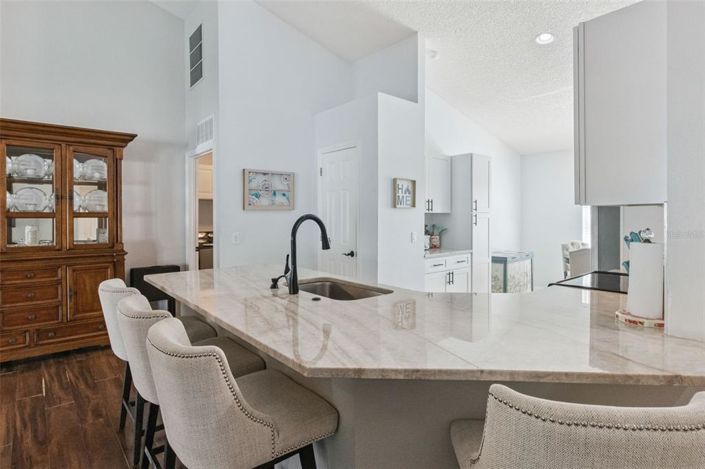 Image No.12-3 Bed Property for sale