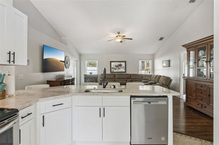 Image No.15-3 Bed Property for sale