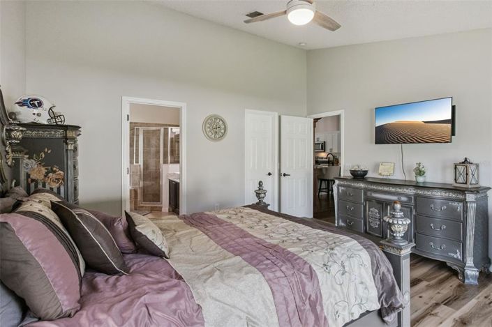 Image No.17-3 Bed Property for sale