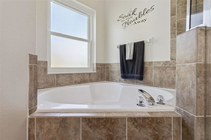 Image No.20-3 Bed Property for sale