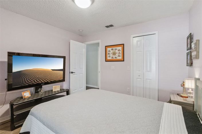 Image No.24-3 Bed Property for sale