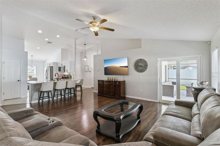 Image No.6-3 Bed Property for sale