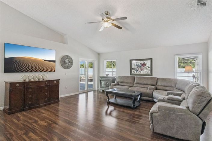 Image No.7-3 Bed Property for sale