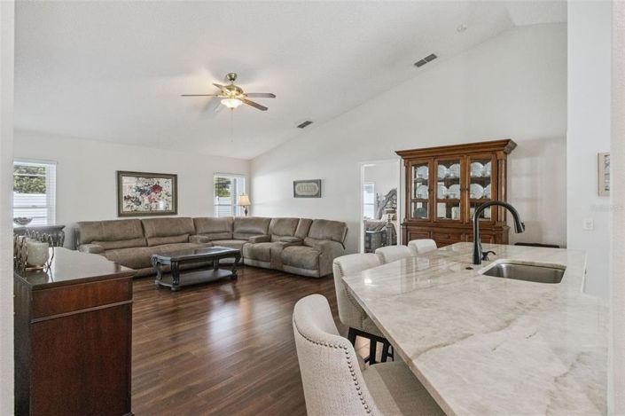 Image No.9-3 Bed Property for sale