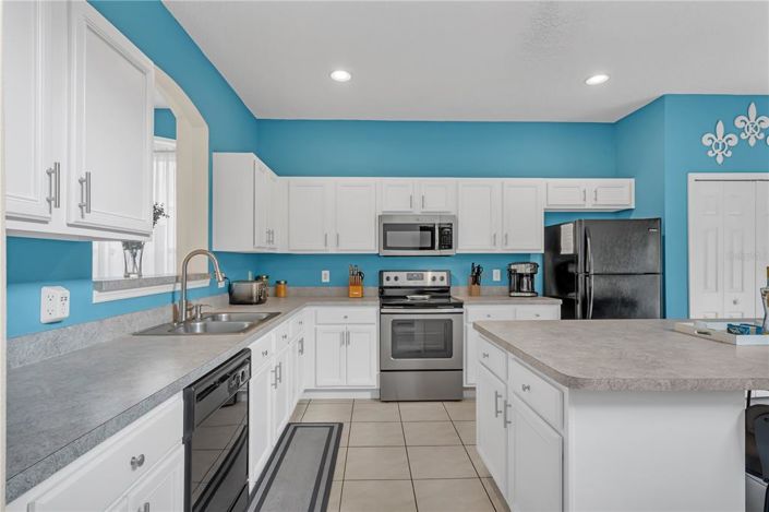 Image No.11-7 Bed Property for sale