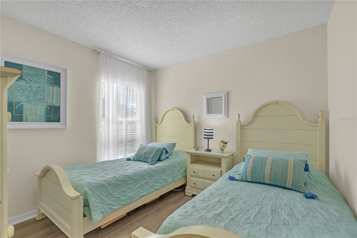 Image No.26-7 Bed Property for sale