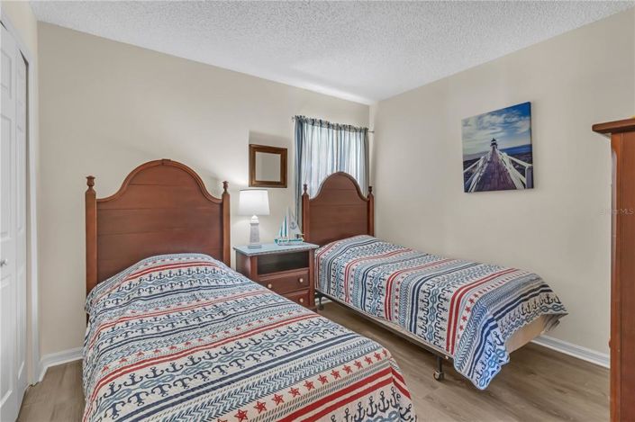 Image No.29-7 Bed Property for sale