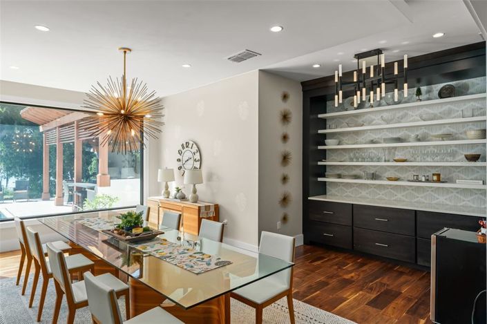 Image No.17-5 Bed Property for sale