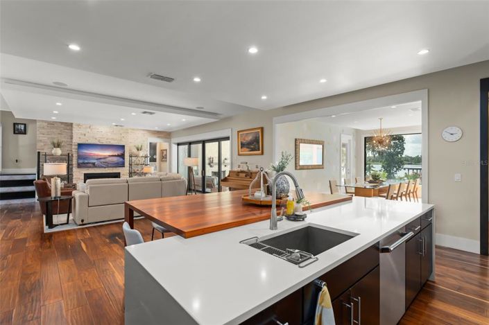 Image No.27-5 Bed Property for sale