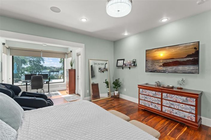 Image No.30-5 Bed Property for sale