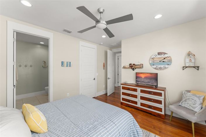 Image No.45-5 Bed Property for sale