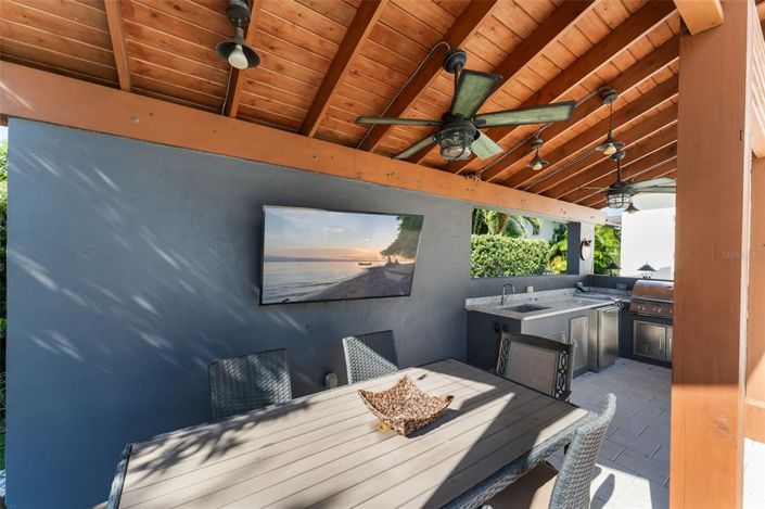 Image No.64-5 Bed Property for sale