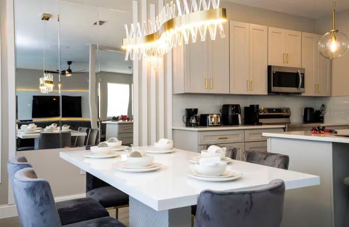 Image No.10-5 Bed Property for sale