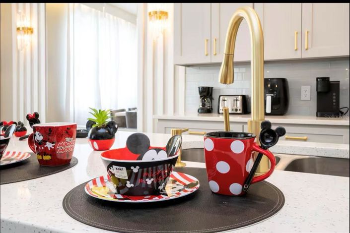 Image No.4-5 Bed Property for sale