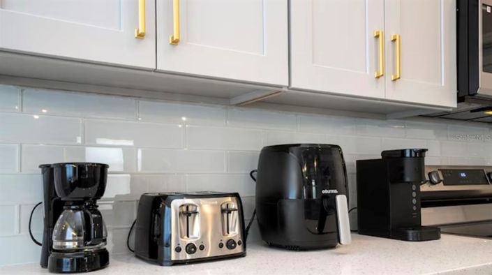 Image No.8-5 Bed Property for sale