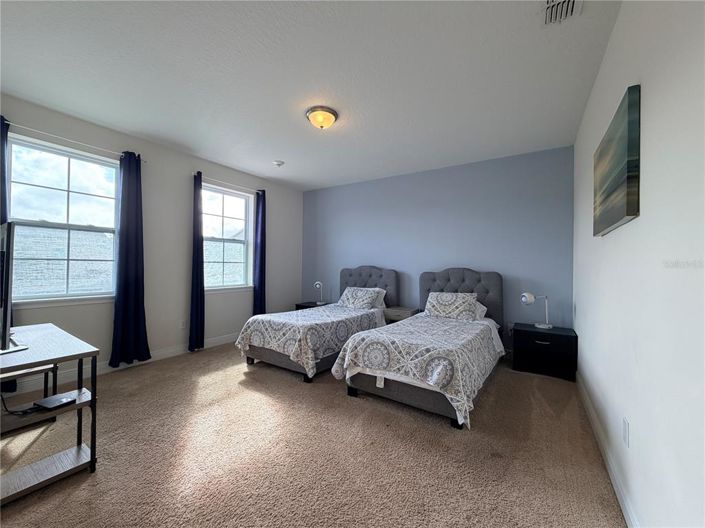 Image No.29-8 Bed Property for sale