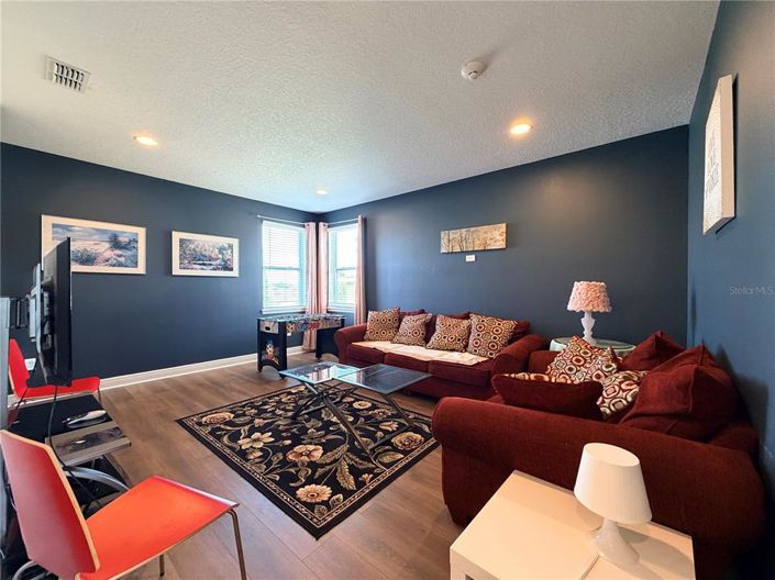 Image No.33-8 Bed Property for sale