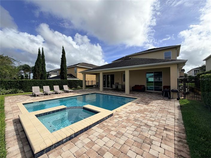 Image No.47-8 Bed Property for sale