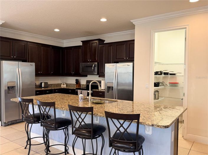 Image No.6-8 Bed Property for sale