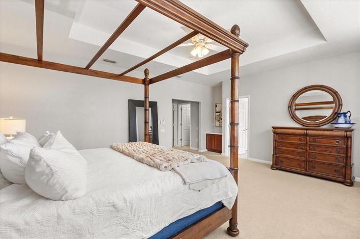 Image No.22-5 Bed Property for sale