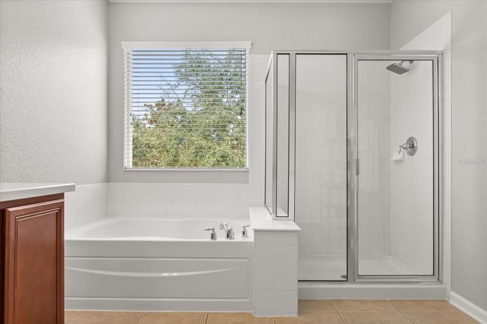 Image No.25-5 Bed Property for sale