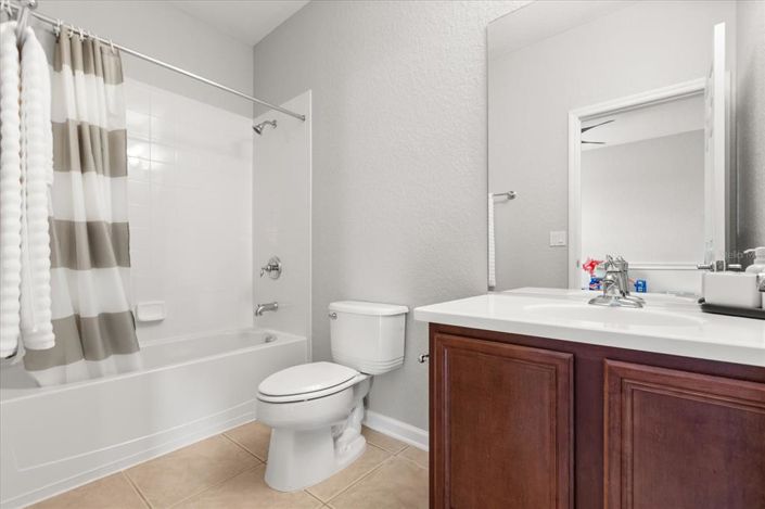 Image No.28-5 Bed Property for sale