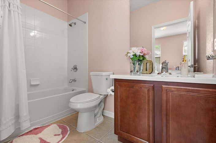 Image No.32-5 Bed Property for sale