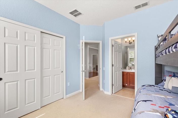 Image No.34-5 Bed Property for sale