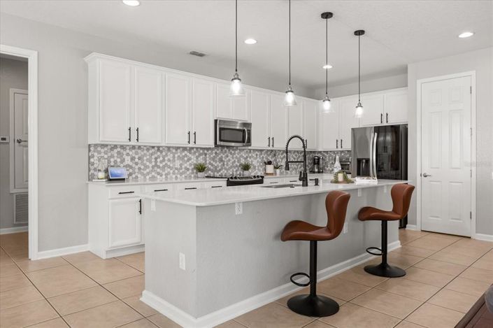 Image No.4-5 Bed Property for sale