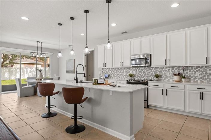 Image No.6-5 Bed Property for sale