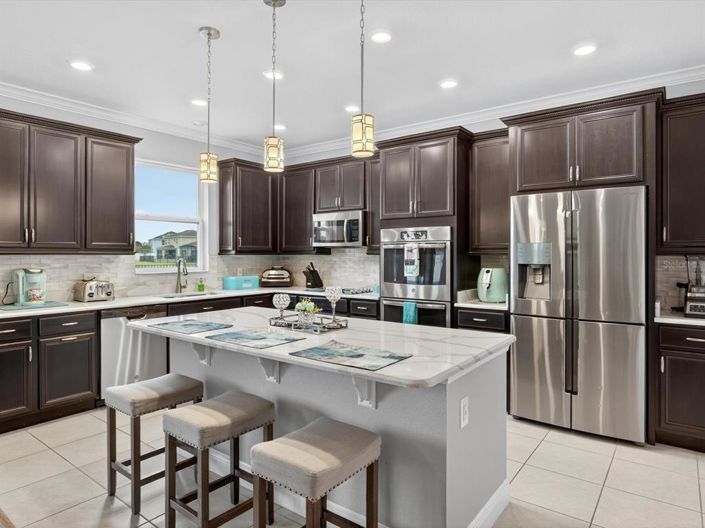 Image No.10-5 Bed Property for sale