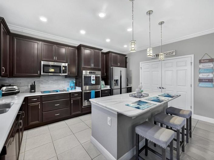 Image No.11-5 Bed Property for sale