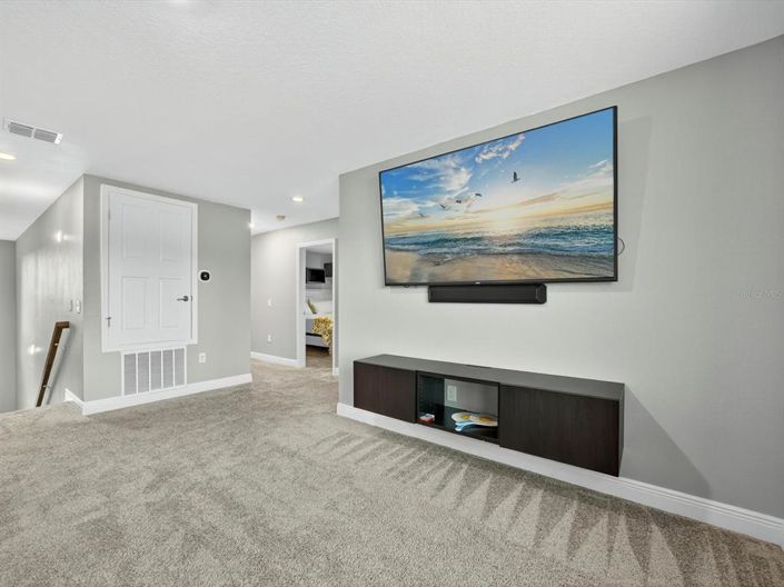 Image No.19-5 Bed Property for sale