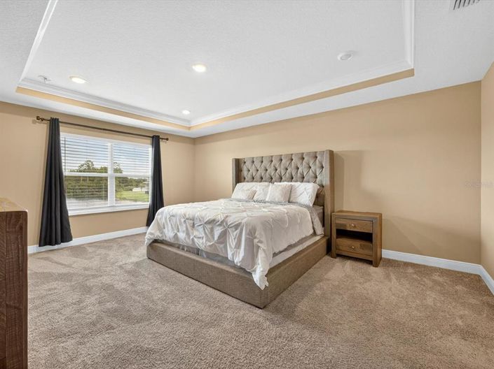 Image No.20-5 Bed Property for sale