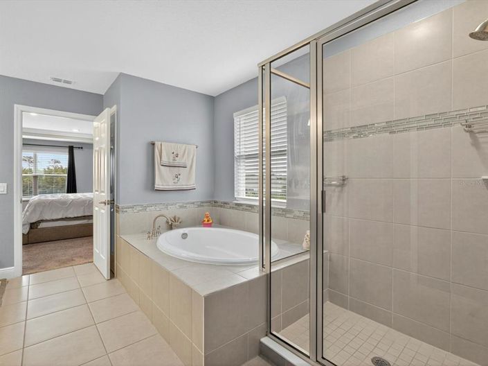 Image No.24-5 Bed Property for sale