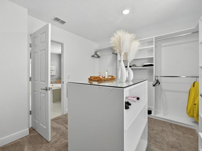 Image No.26-5 Bed Property for sale