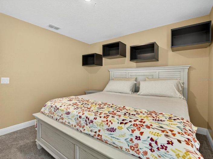 Image No.30-5 Bed Property for sale