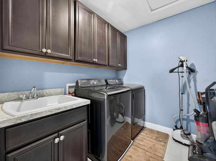 Image No.35-5 Bed Property for sale