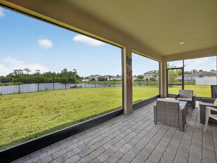 Image No.40-5 Bed Property for sale