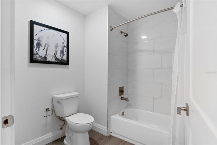 Image No.16-2 Bed Property for sale