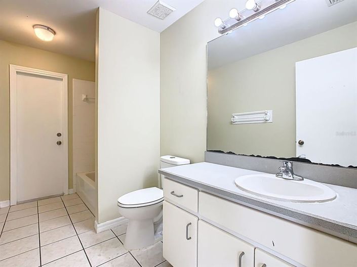 Image No.17-4 Bed Property for sale